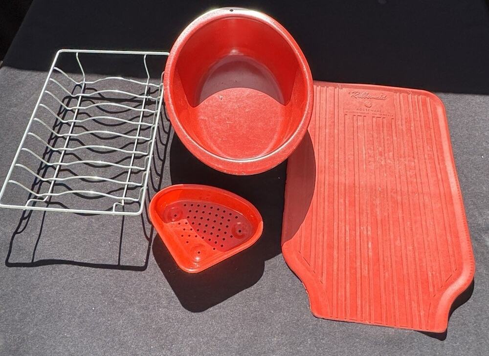 Rare Vintage 1950’s Rubbermaid child doll toy dish washing set -To7